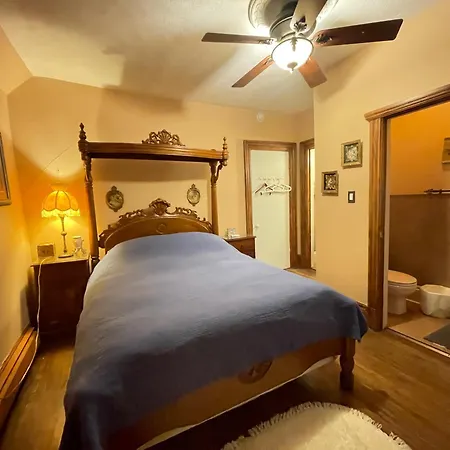 The Red Star Room B